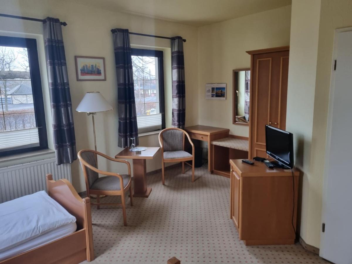 Altes Teichhaus - Pension Ottendorf-Okrilla Екстериор снимка