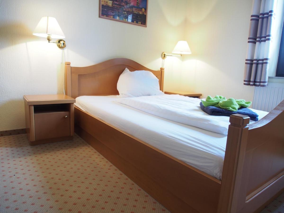 Altes Teichhaus - Pension Ottendorf-Okrilla Екстериор снимка